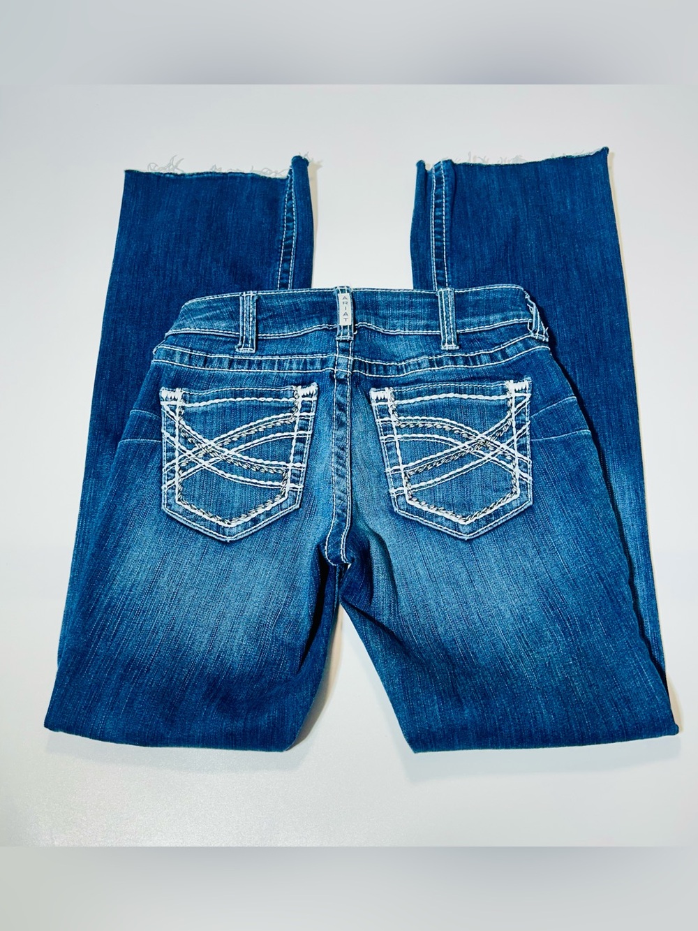Ariat jeans Mid Rise Bootcut jeans embroidered pockets stretchy women size 27